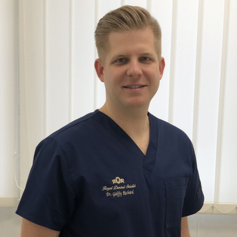 Royal Dental Stúdió Fogászat - Dr. Gálffy Richárd szájsebész