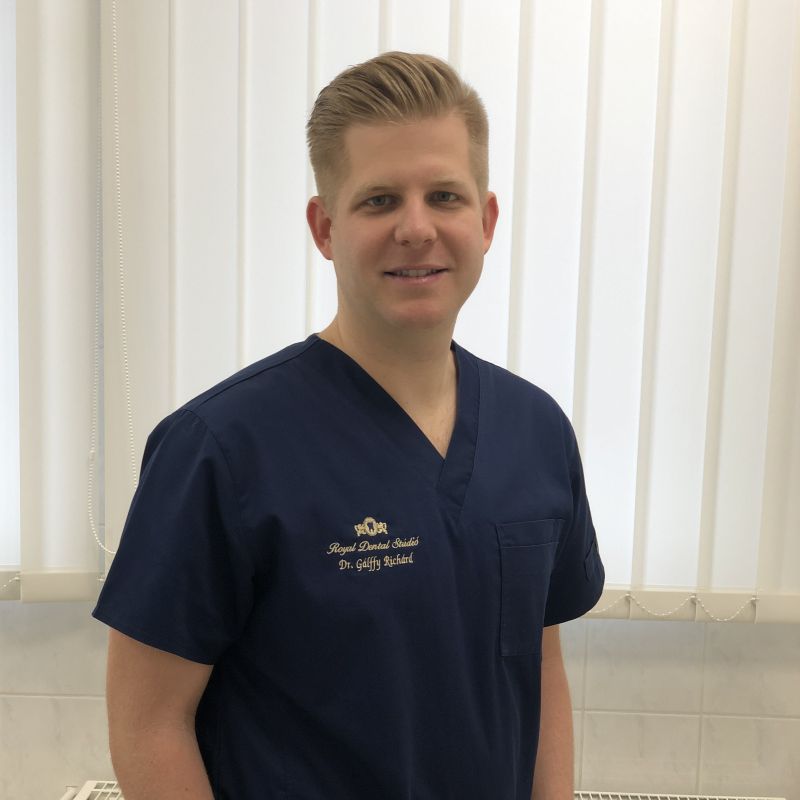 Royal Dental Stúdió Fogászat - Dr. Gálffy Richárd szájsebész