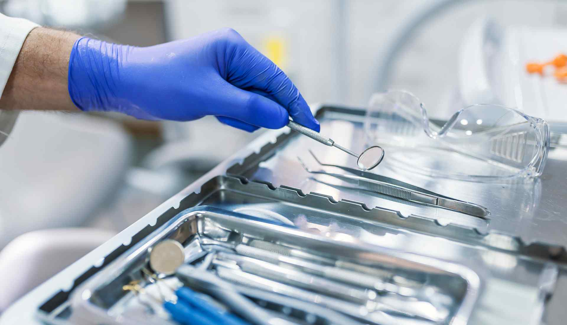 Royal Dental Stúdió Fogászat - Fogászati eszközök - Szájsebészeti beavatkozások