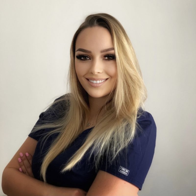 Royal Dental Stúdió Fogászat - Schmal Dorka Laura fogászati aszisztens